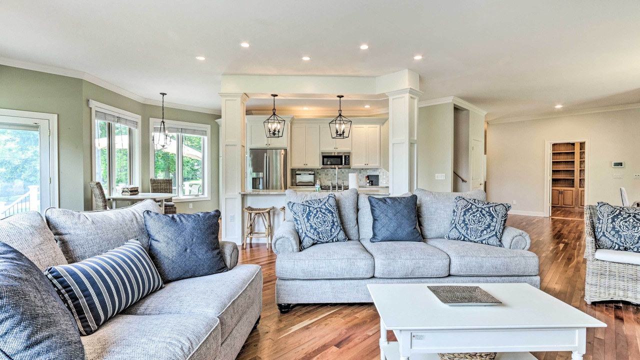 Photo of Livingroom in Middlefield