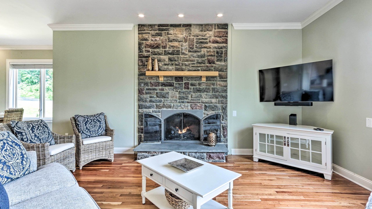 Photo of Livingroom in Middlefield
