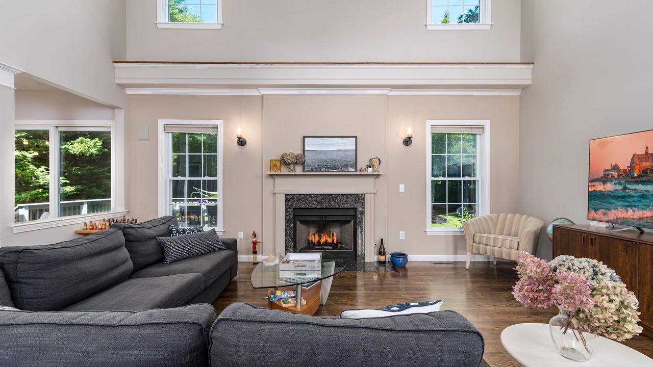 Photo of Livingroom in Narragansett
