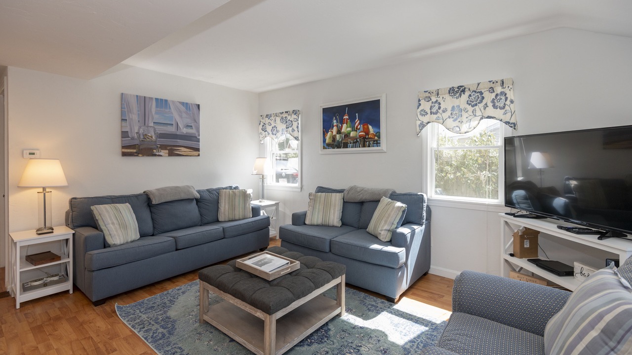 Photo of Livingroom in East Falmouth