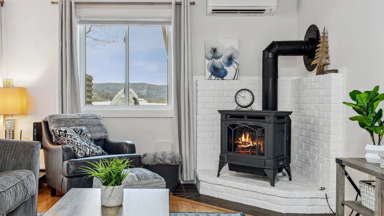 Photo of Livingroom in West Hartford