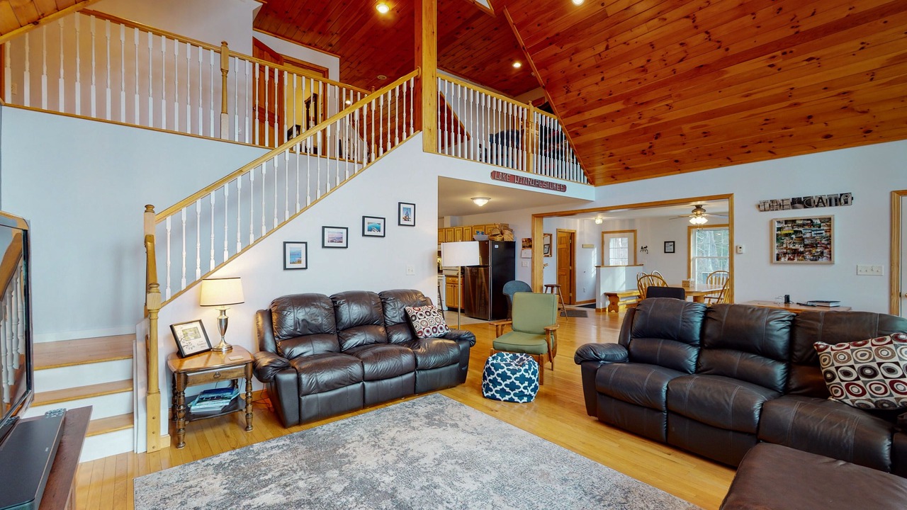 Photo of Livingroom in Moultonborough