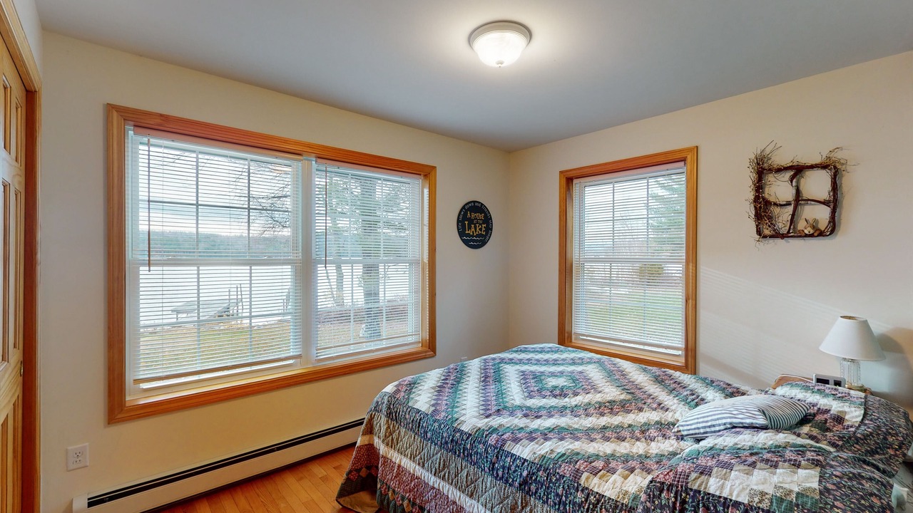 Photo of Bedroom in Moultonborough