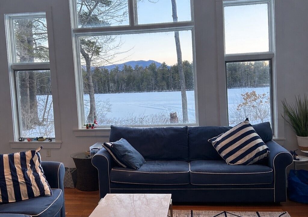 Photo of Livingroom in Moultonborough