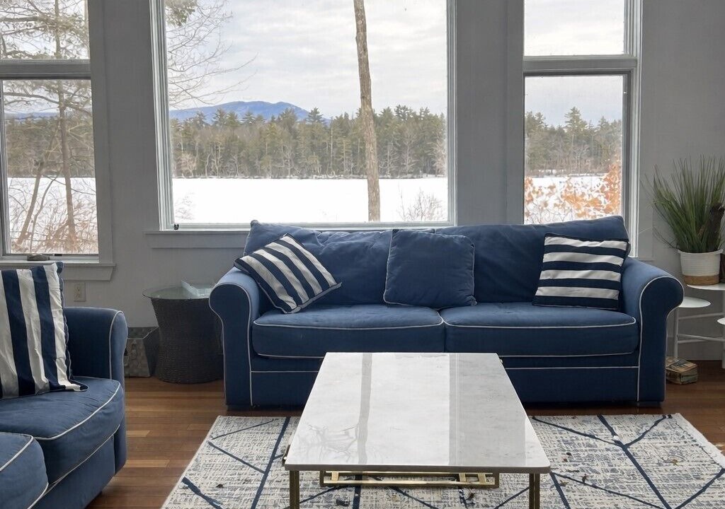 Photo of Livingroom in Moultonborough