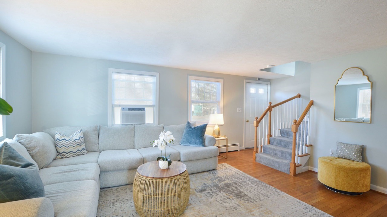 Photo of Livingroom in East Falmouth