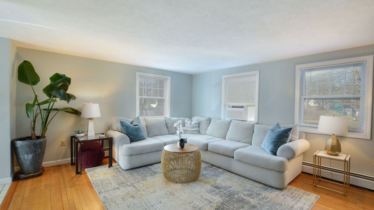 Photo of Livingroom in East Falmouth