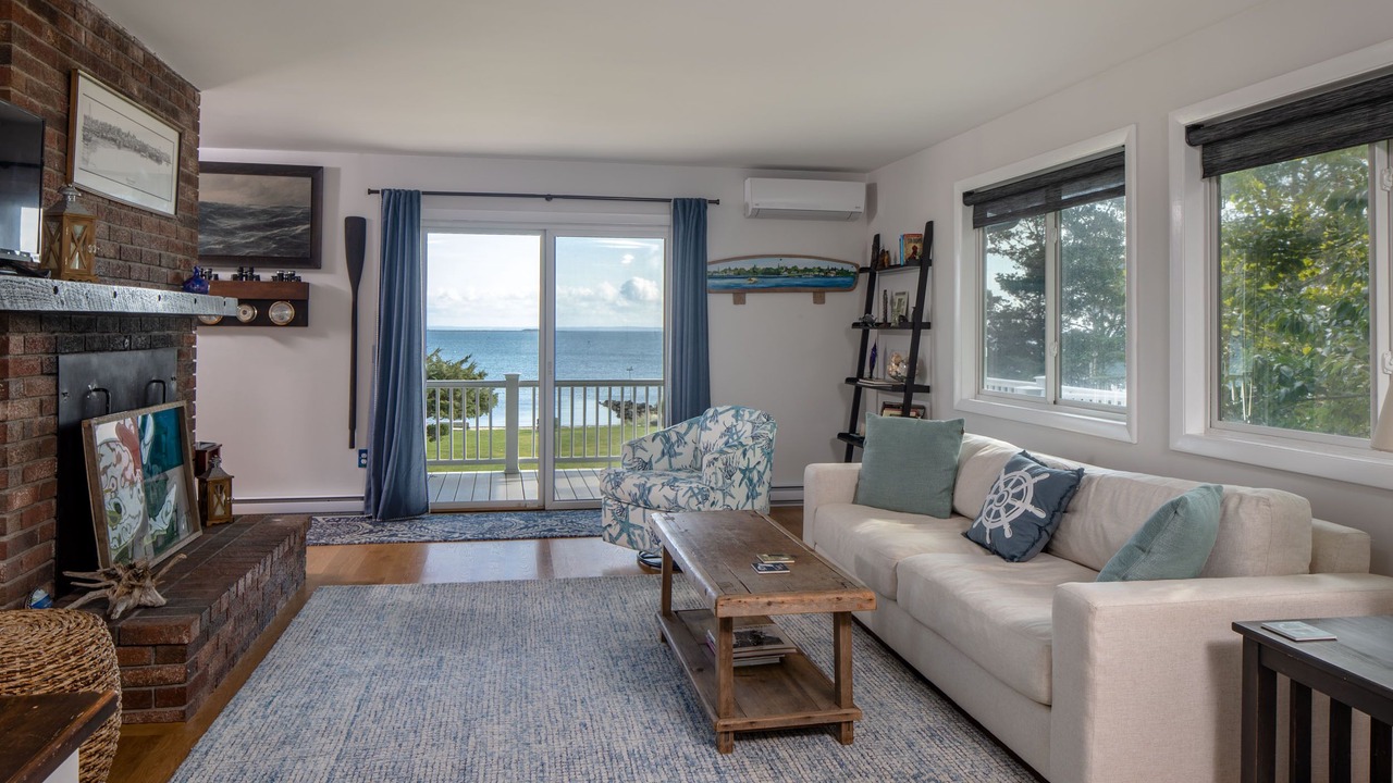 Photo of Livingroom in Mattapoisett