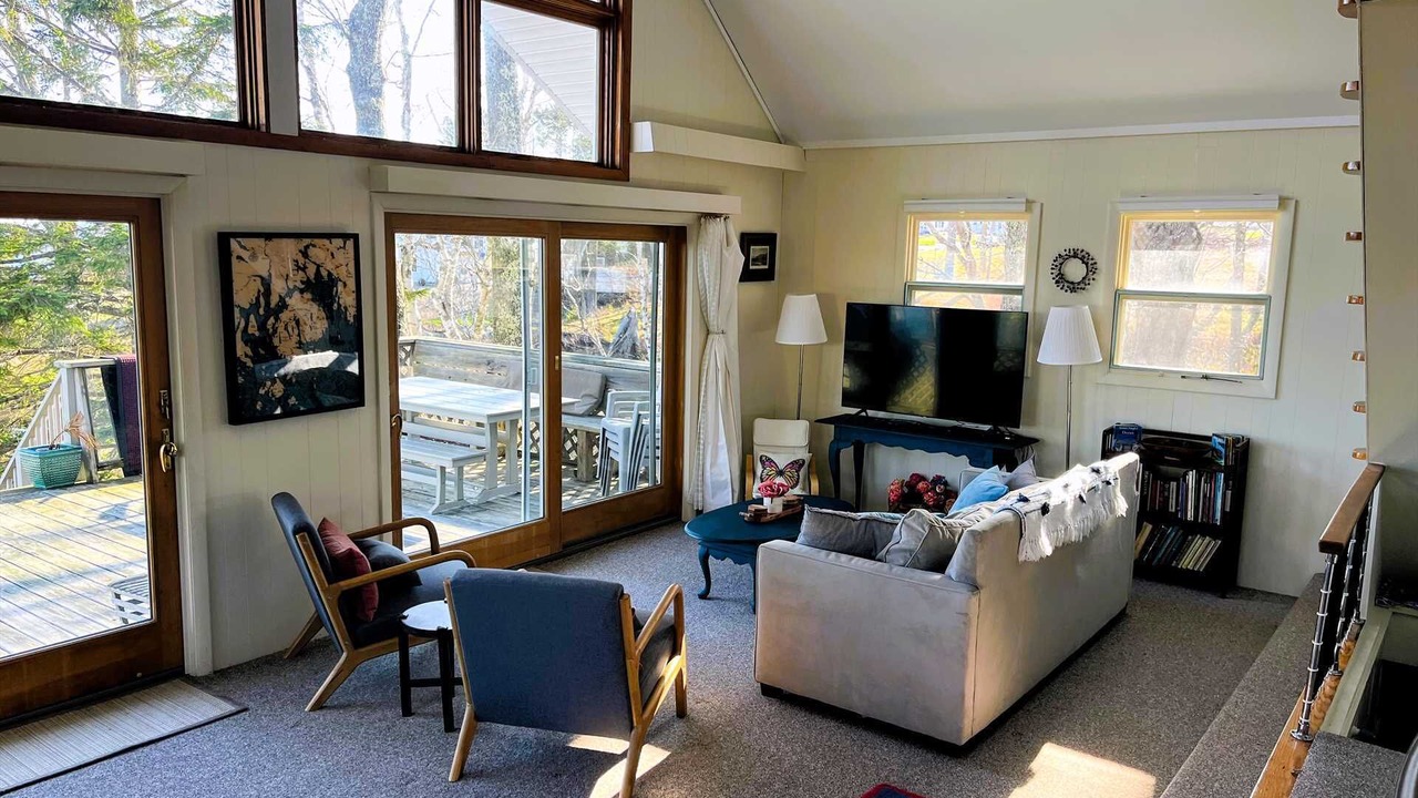Photo of Livingroom in Salsbury Cove