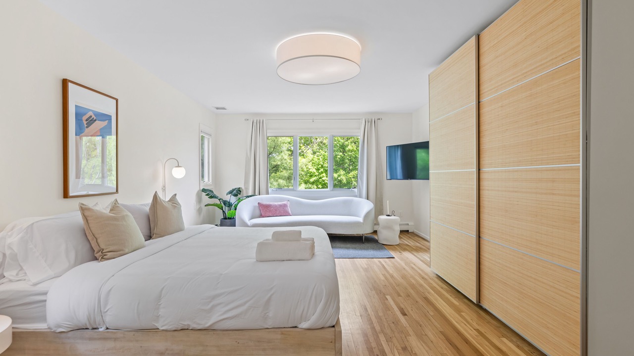 Photo of Bedroom in Noyack