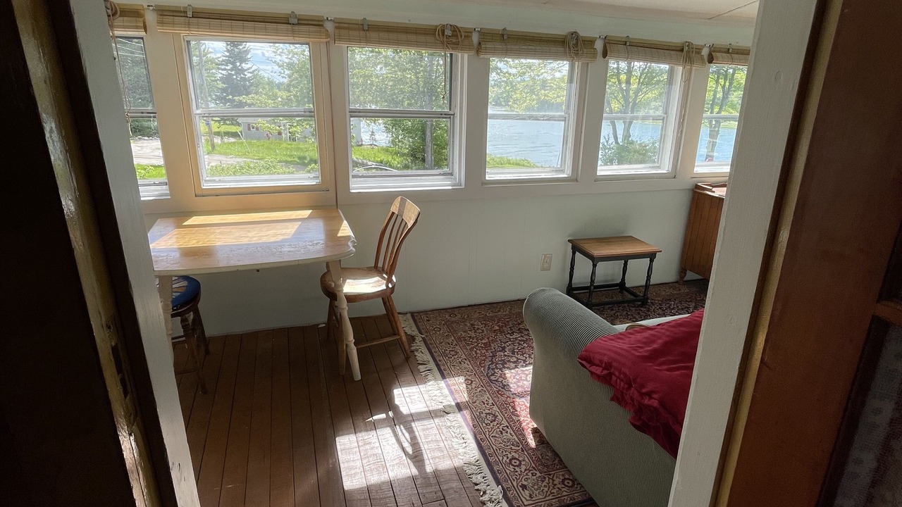 Photo of Livingroom in Mid-Coast and Islands