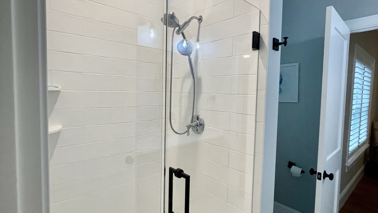 Photo of Bathroom in Seconsett Island