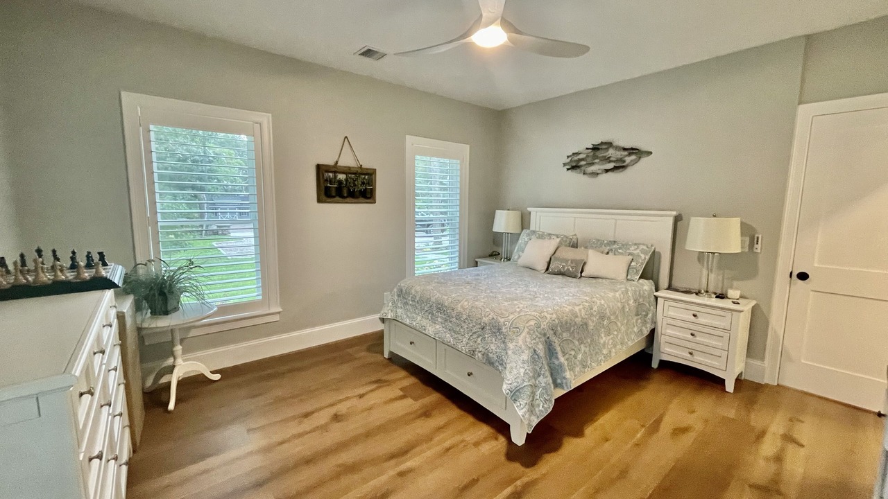 Photo of Bedroom in Seconsett Island
