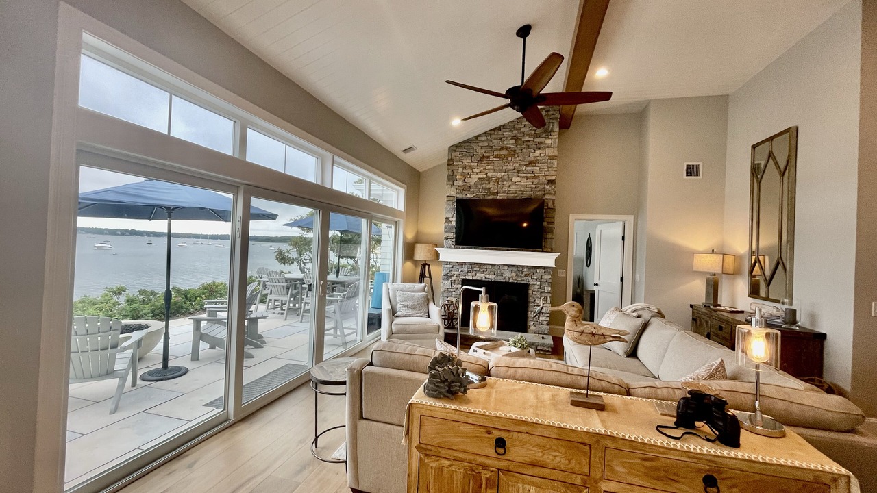 Photo of Livingroom in Seconsett Island