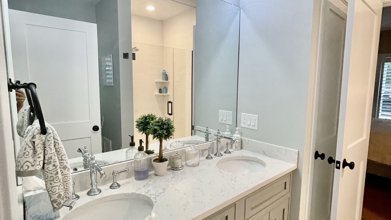 Photo of Bathroom in Seconsett Island
