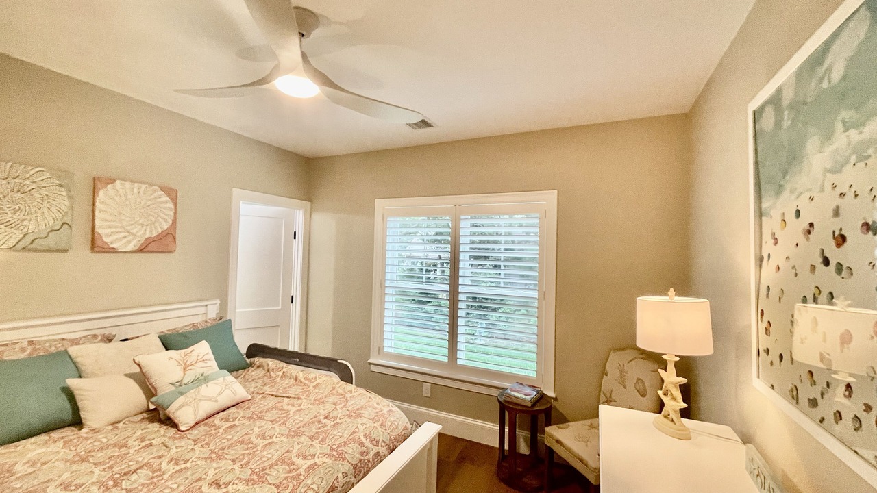 Photo of Bedroom in Seconsett Island