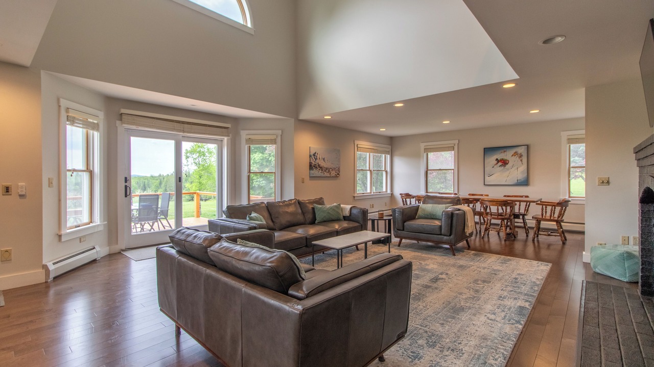 Photo of Livingroom in East Burke