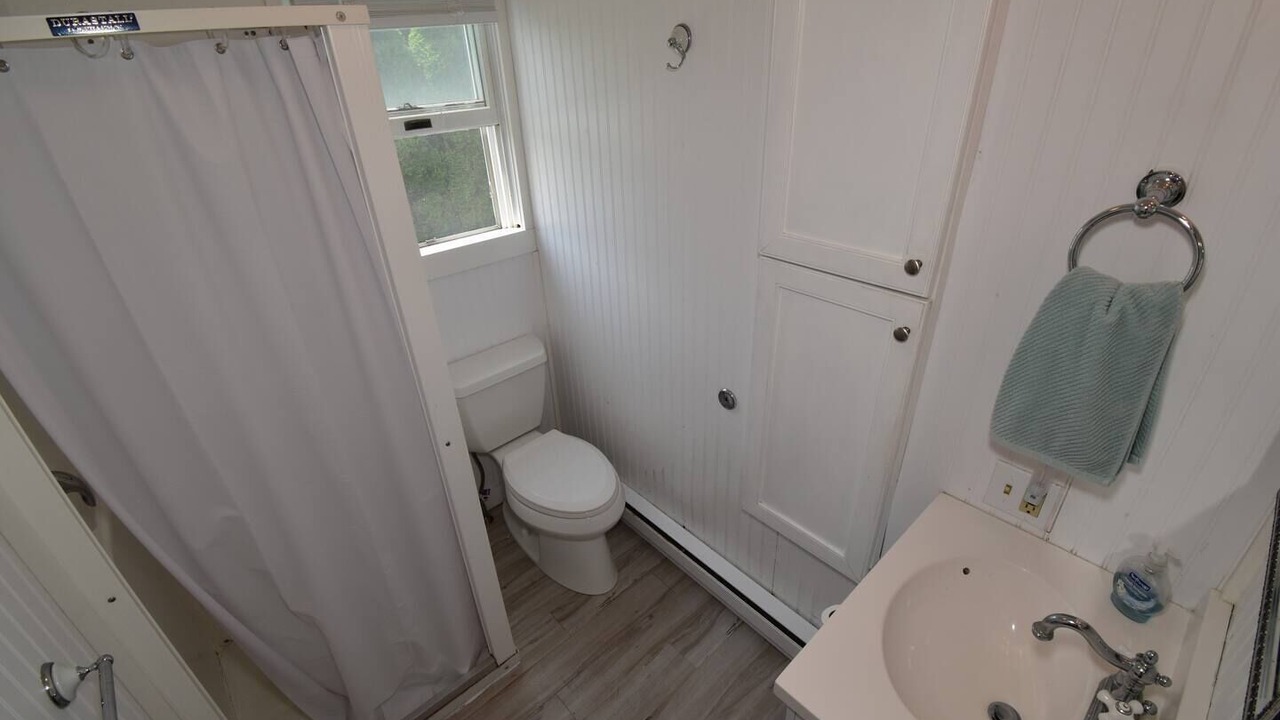 Photo of Bathroom in Bonnet Shores