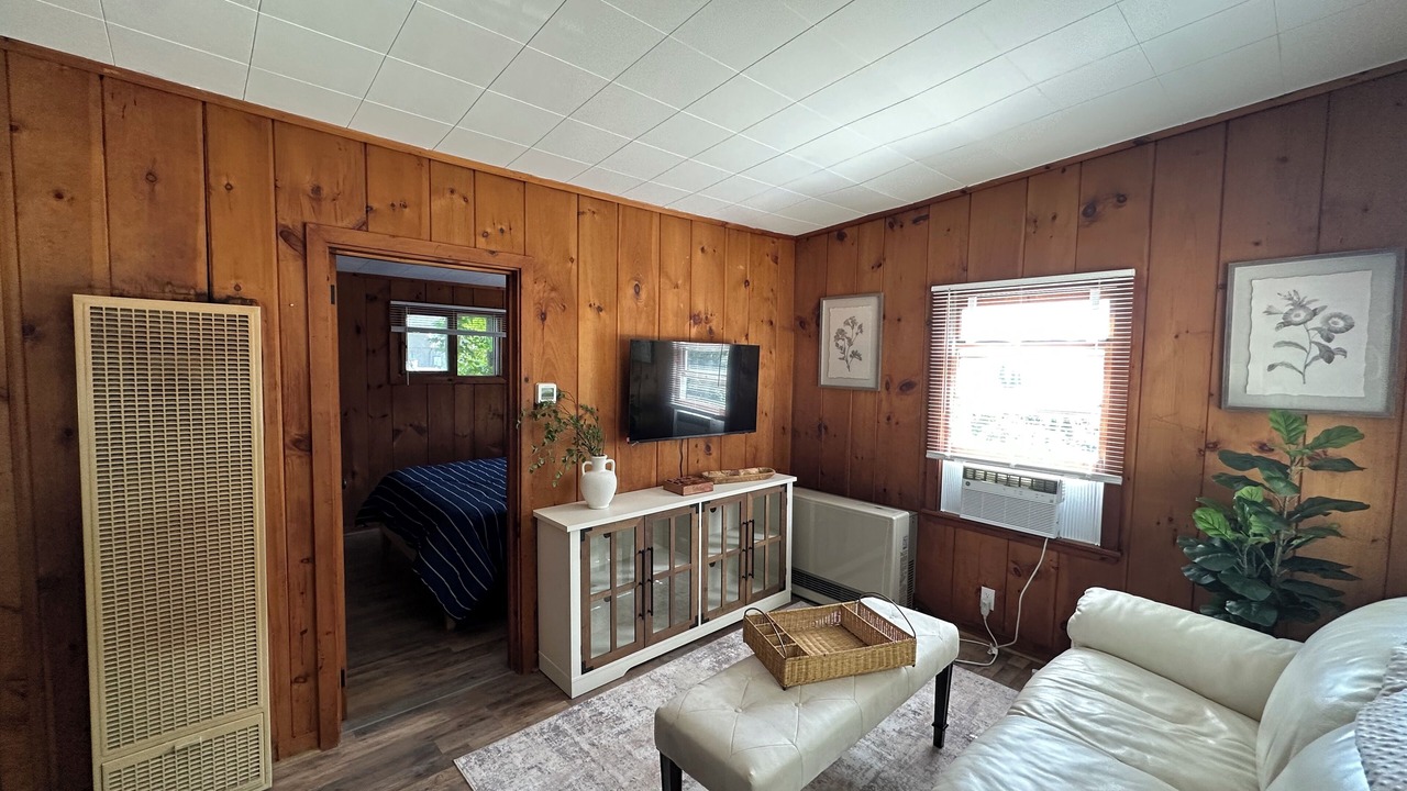 Photo of Livingroom in Meredith
