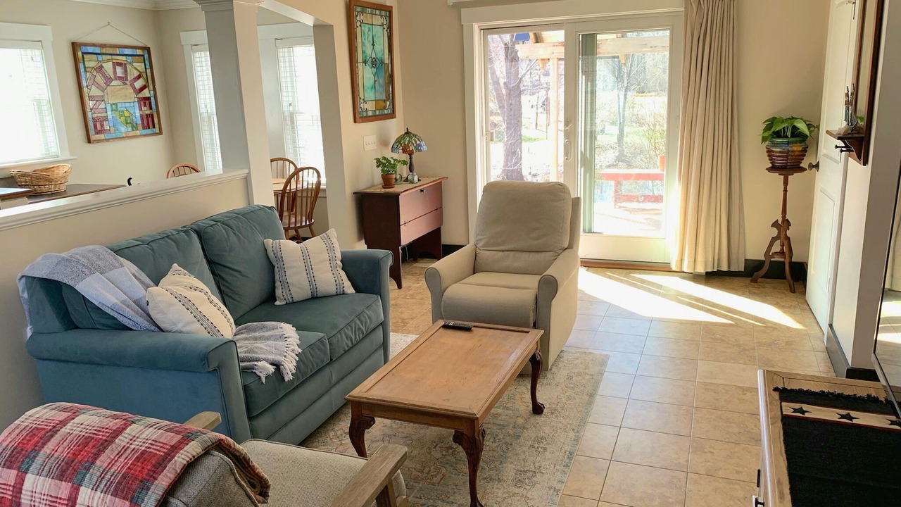 Photo of Livingroom in Tiverton