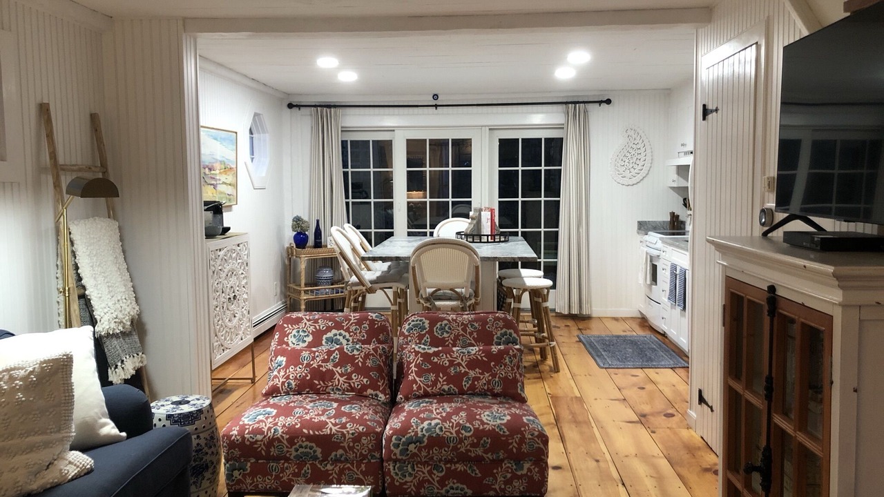 Photo of Livingroom in Mashpee