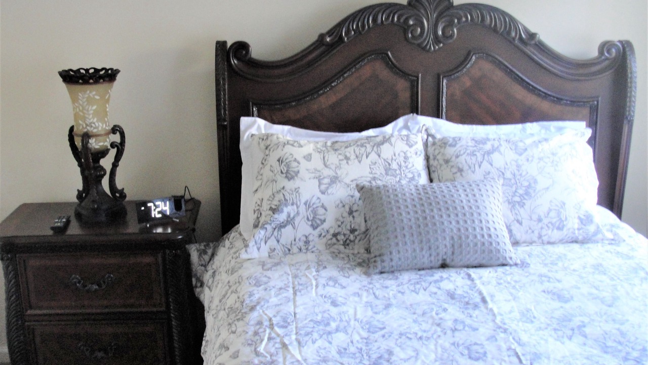 Photo of Bedroom in Lee
