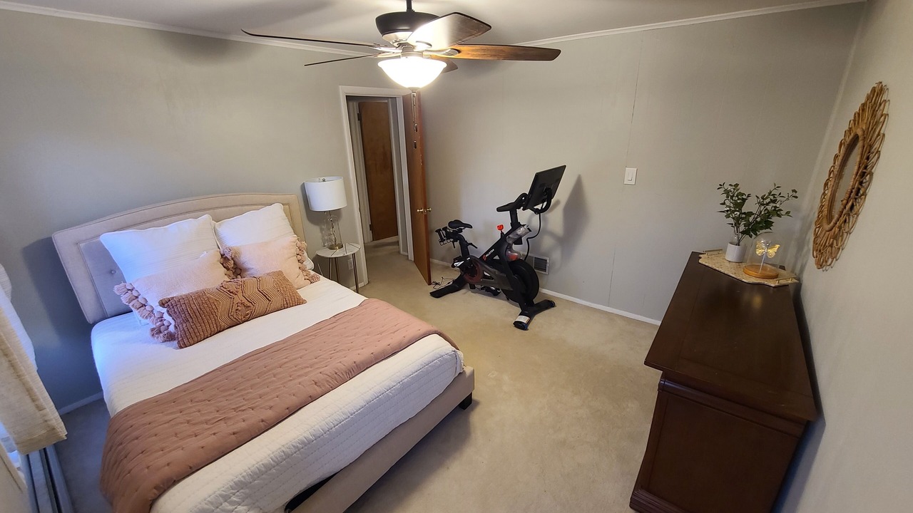 Photo of Bedroom in Glens Falls