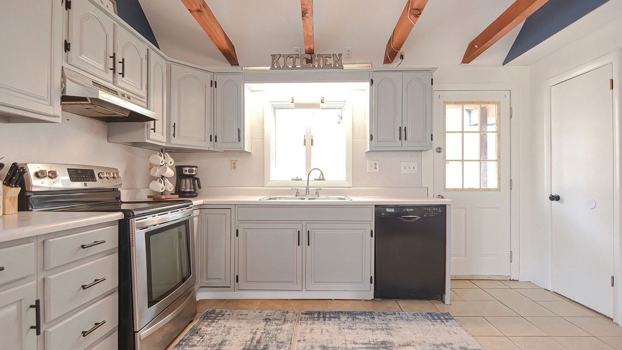 Photo of Kitchen in Lake Arrowhead