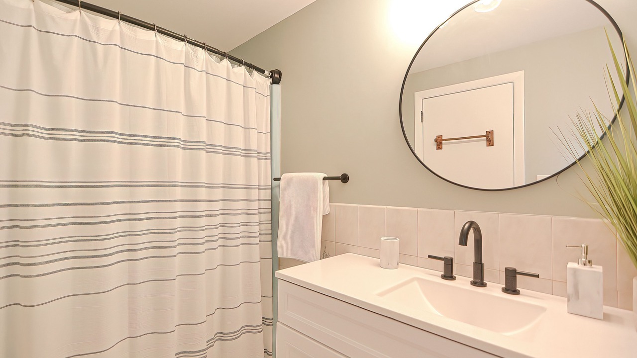 Photo of Bathroom in Lake Arrowhead