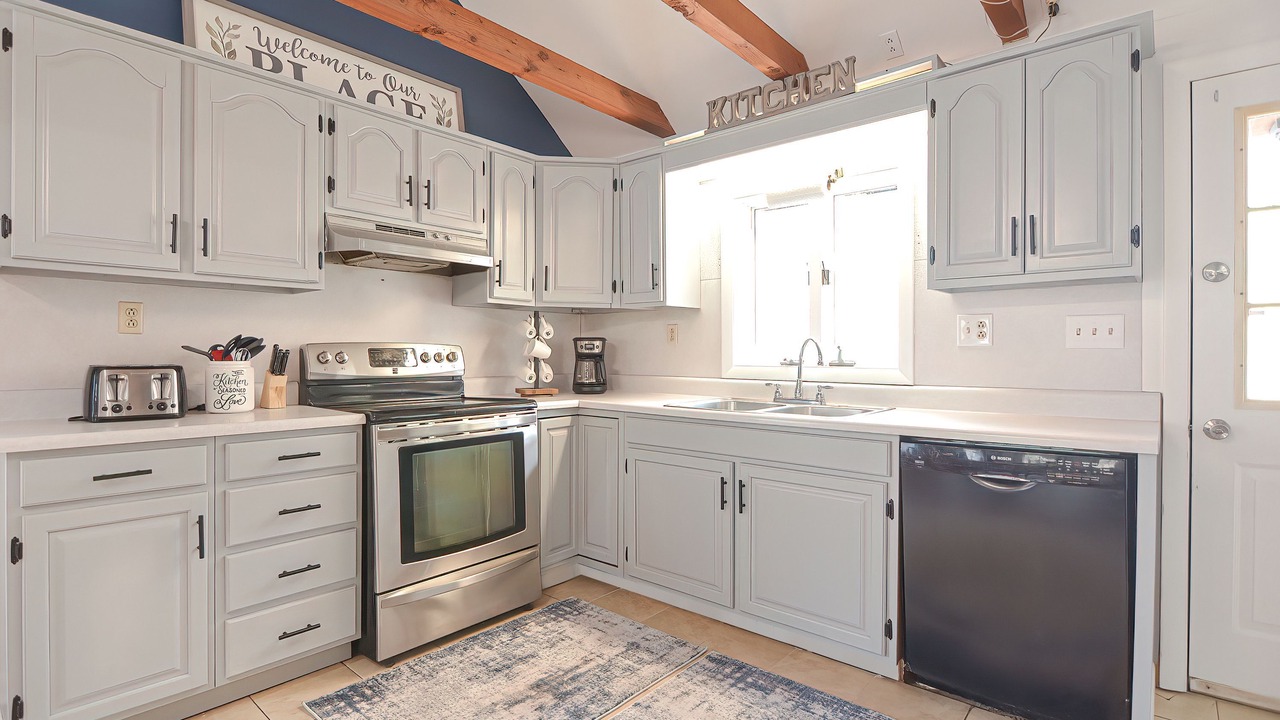 Photo of Kitchen in Lake Arrowhead