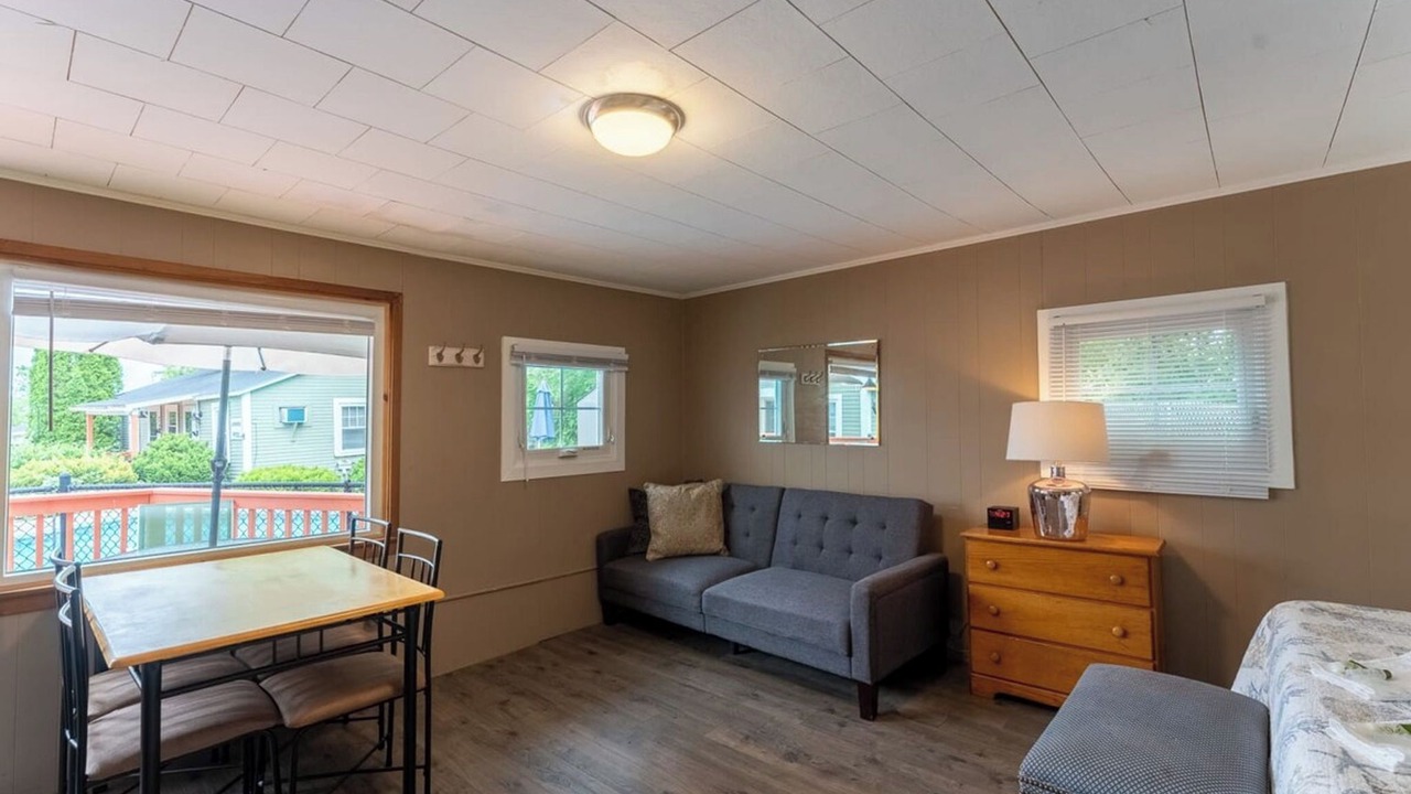 Photo of Livingroom in Weirs Beach