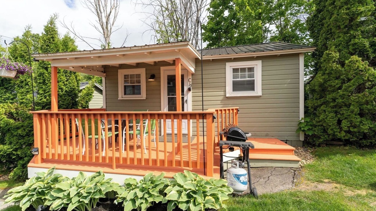Photo of Patio Balcony in Weirs Beach