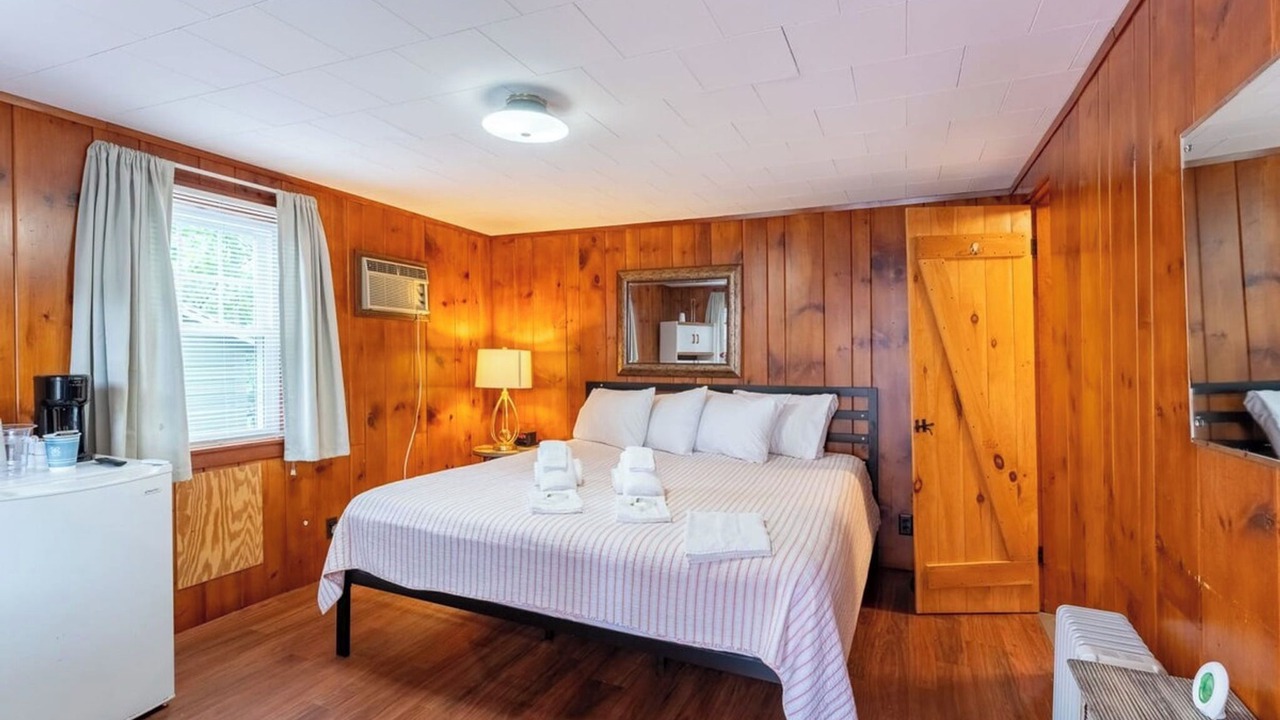 Photo of Bedroom in Weirs Beach