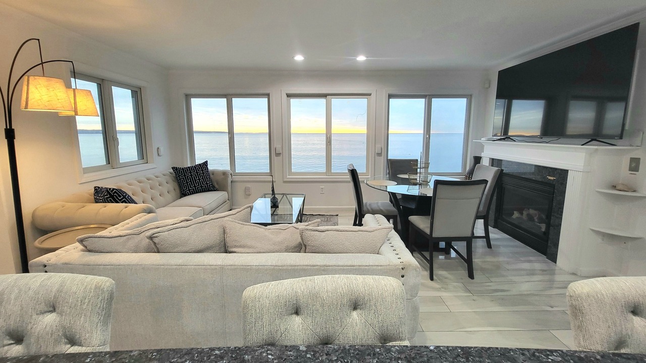 Photo of Livingroom in Niantic
