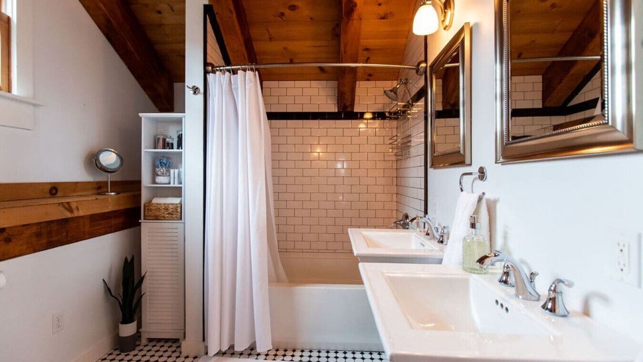 Photo of Bathroom in Middletown