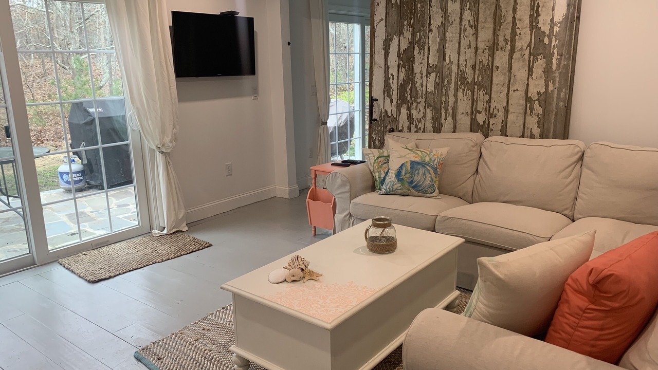 Photo of Livingroom in Truro