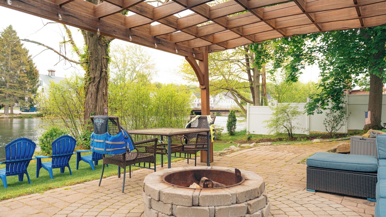 Photo of Outdoor in Laconia