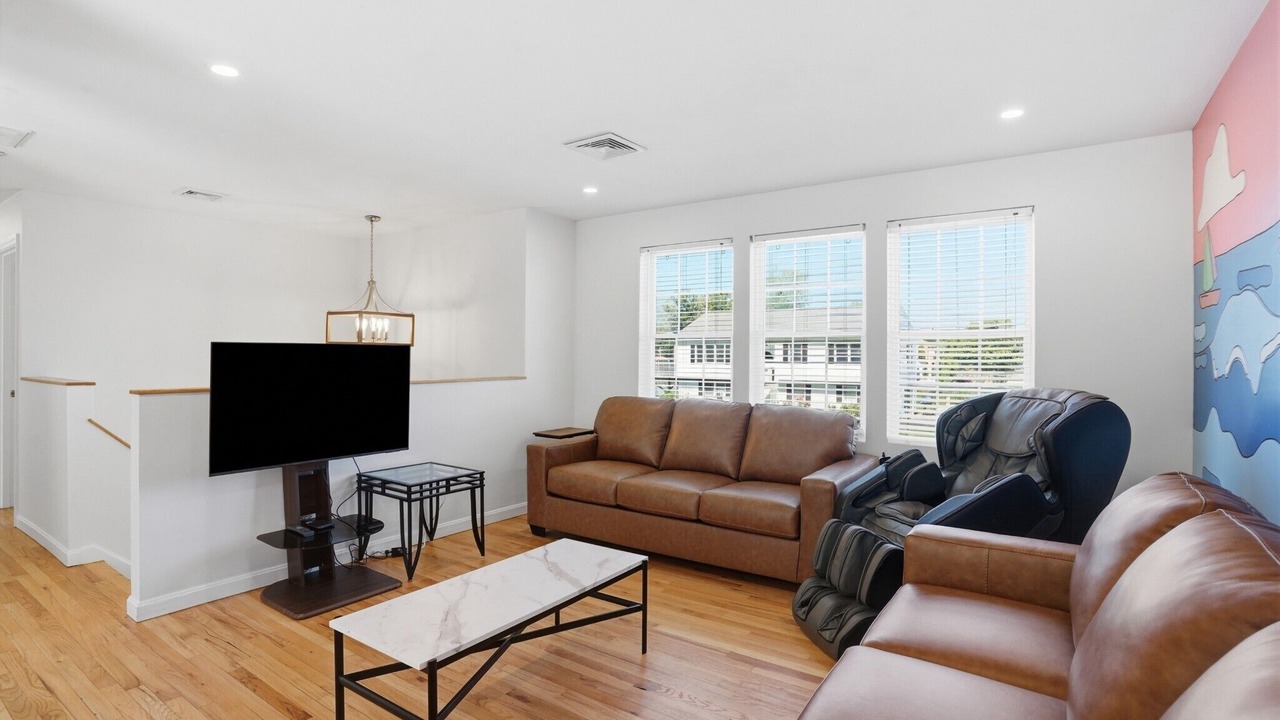 Photo of Livingroom in Eastward Look