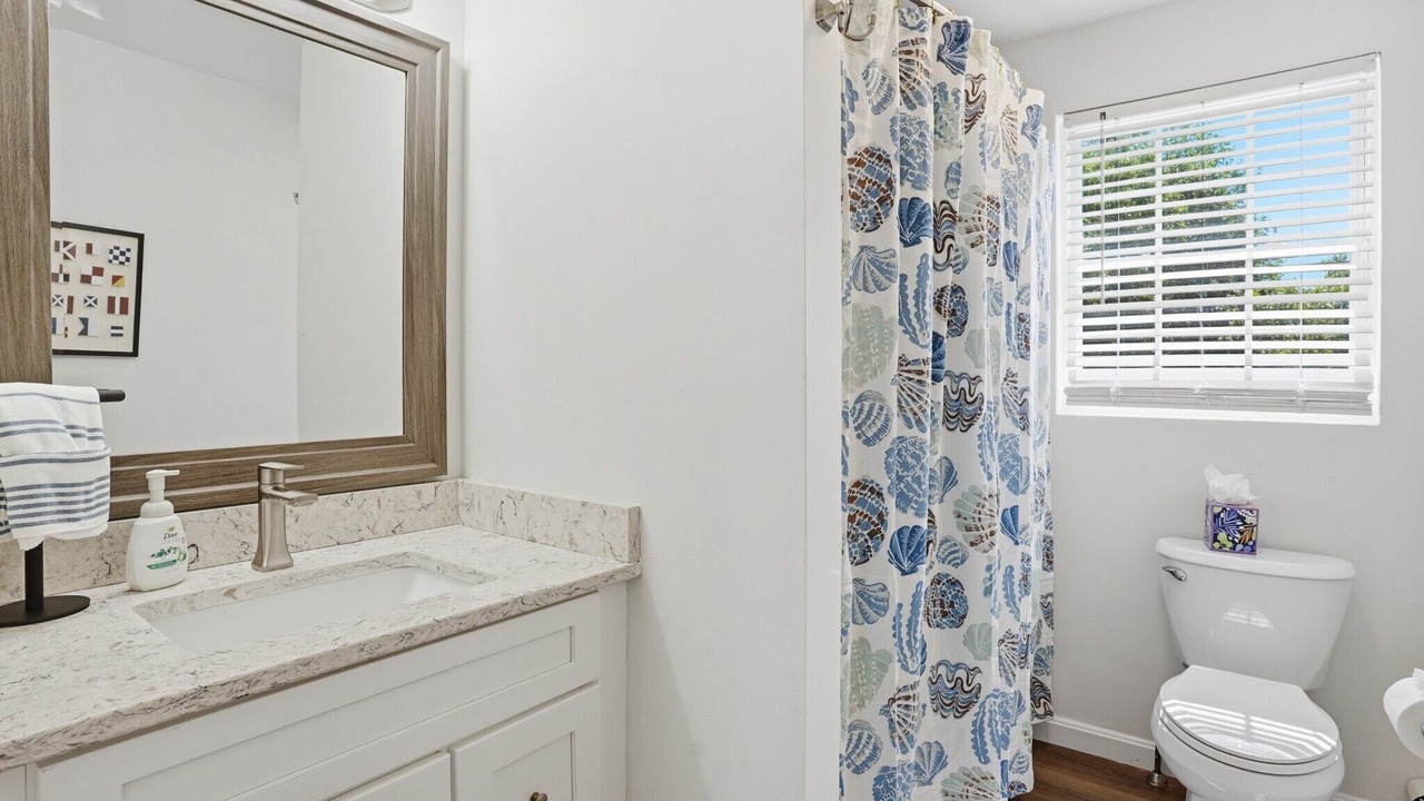 Photo of Bathroom in Eastward Look