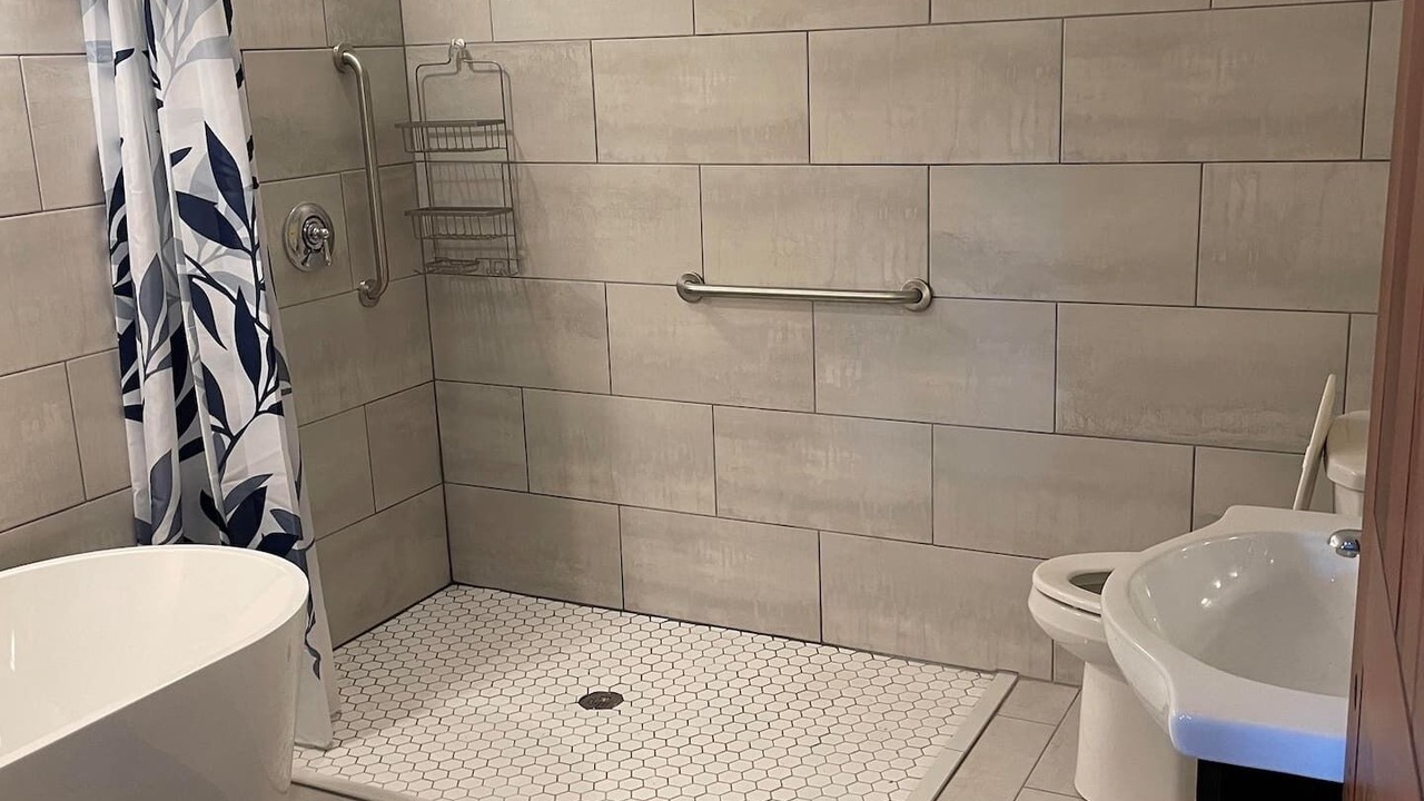 Photo of Bathroom in Warren