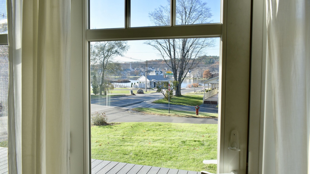 Photo of Others in Meredith