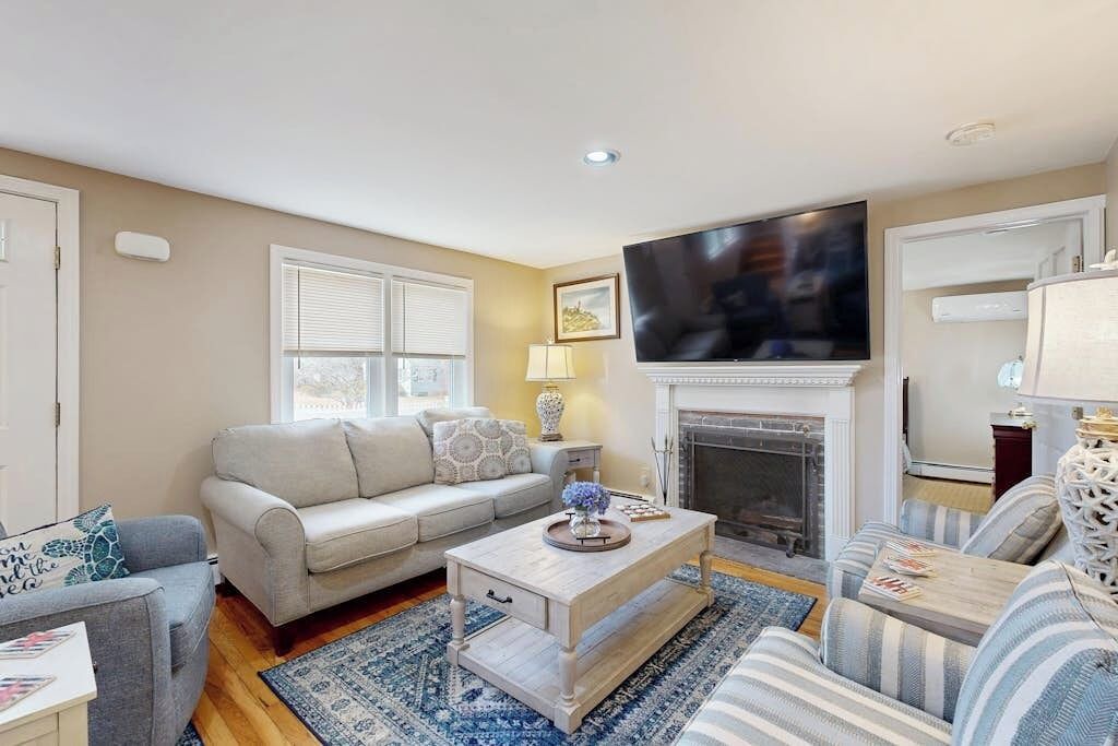 Photo of Livingroom in South Yarmouth