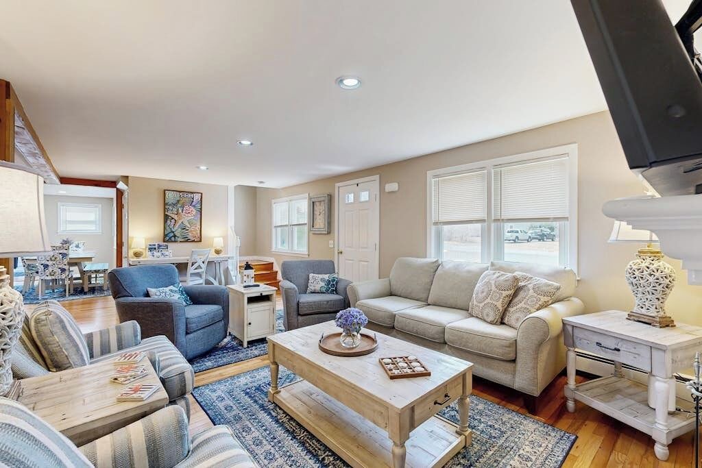 Photo of Livingroom in South Yarmouth
