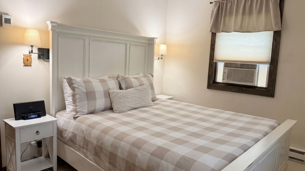 Photo of Bedroom in Chester Shores