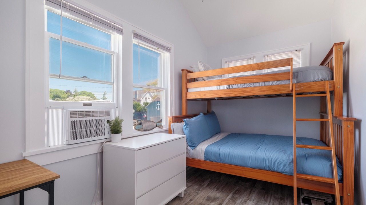 Photo of Bedroom in East Marion