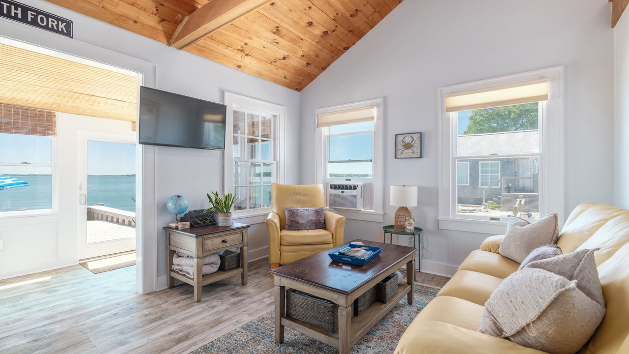 Photo of Livingroom in East Marion