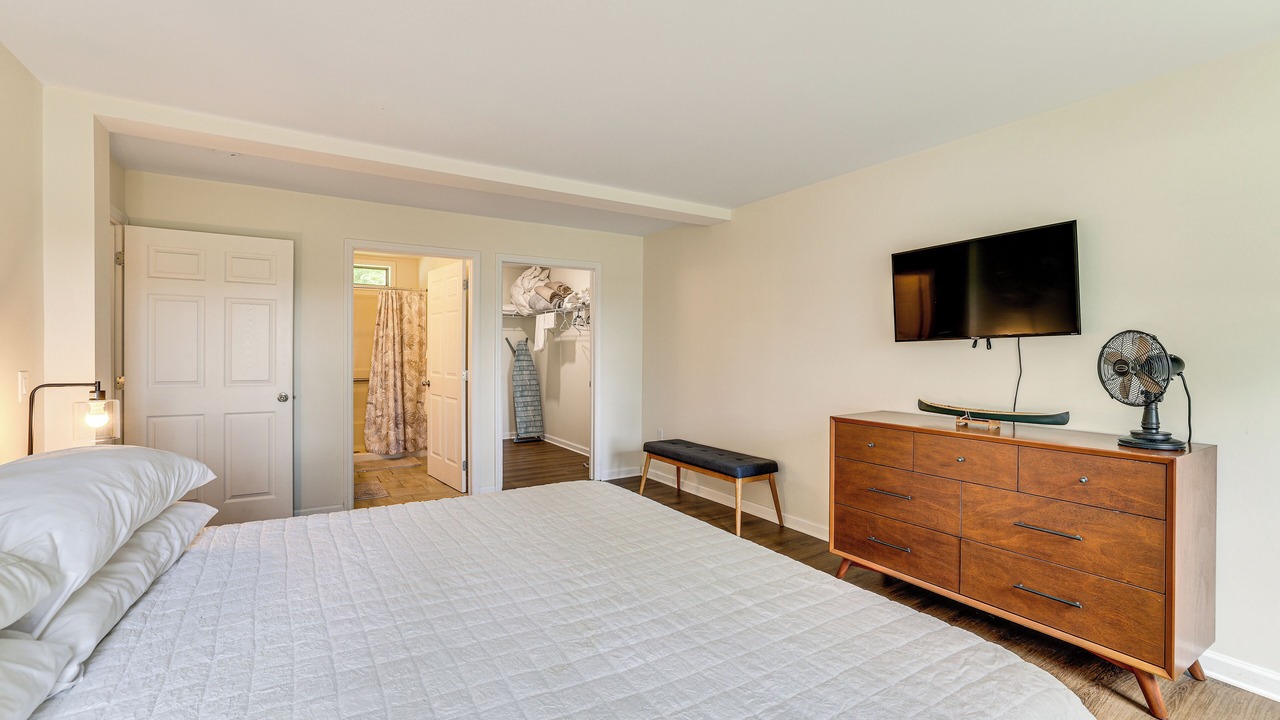 Photo of Bedroom in Gilman