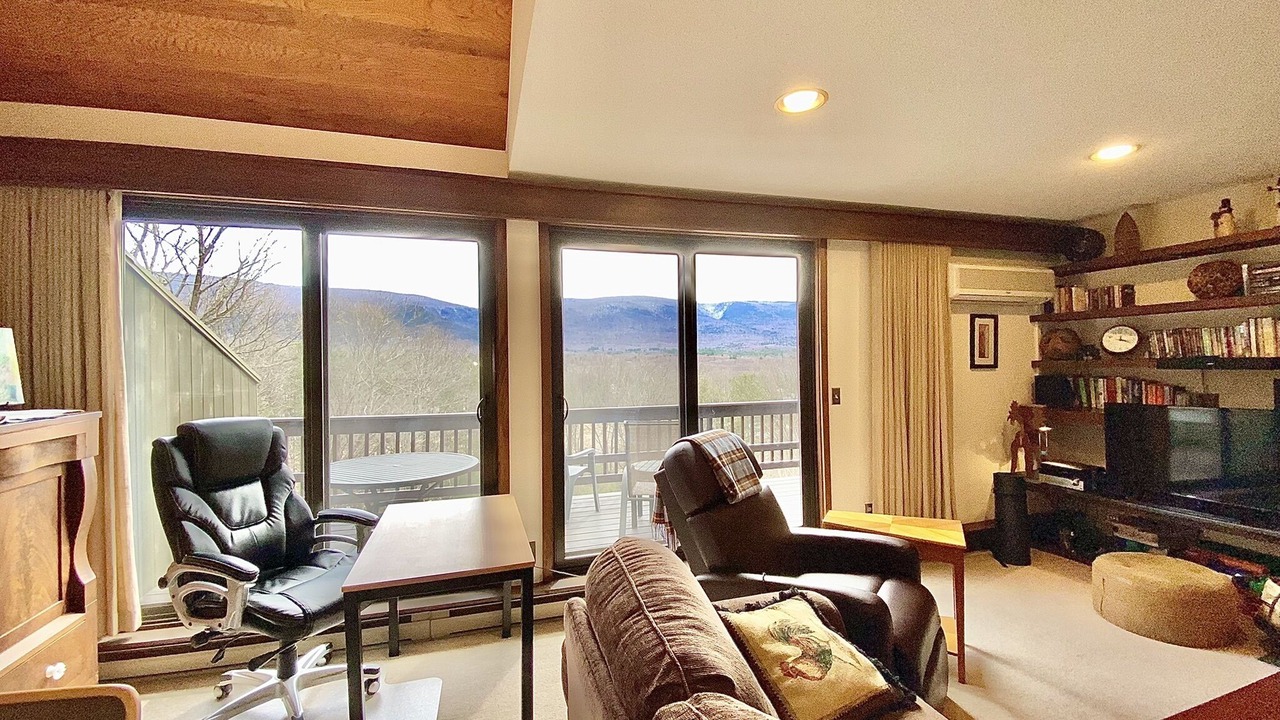 Photo of Livingroom in Manchester Center