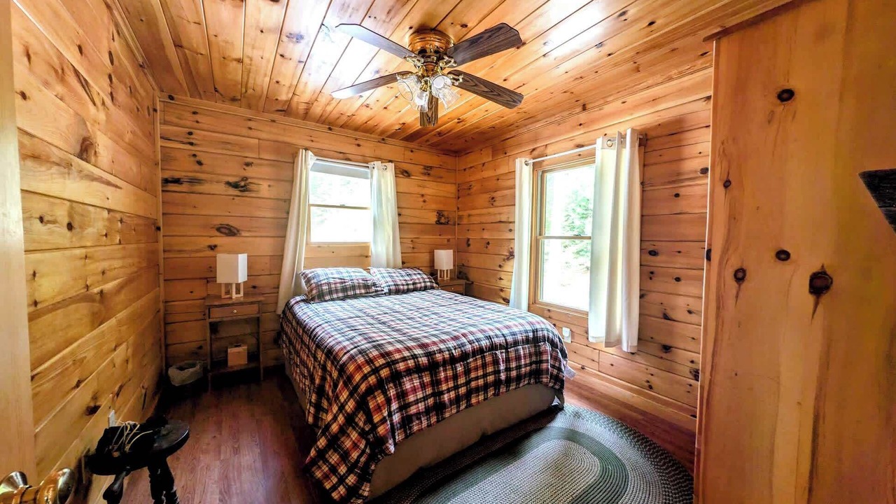 Photo of Bedroom in Sullivan