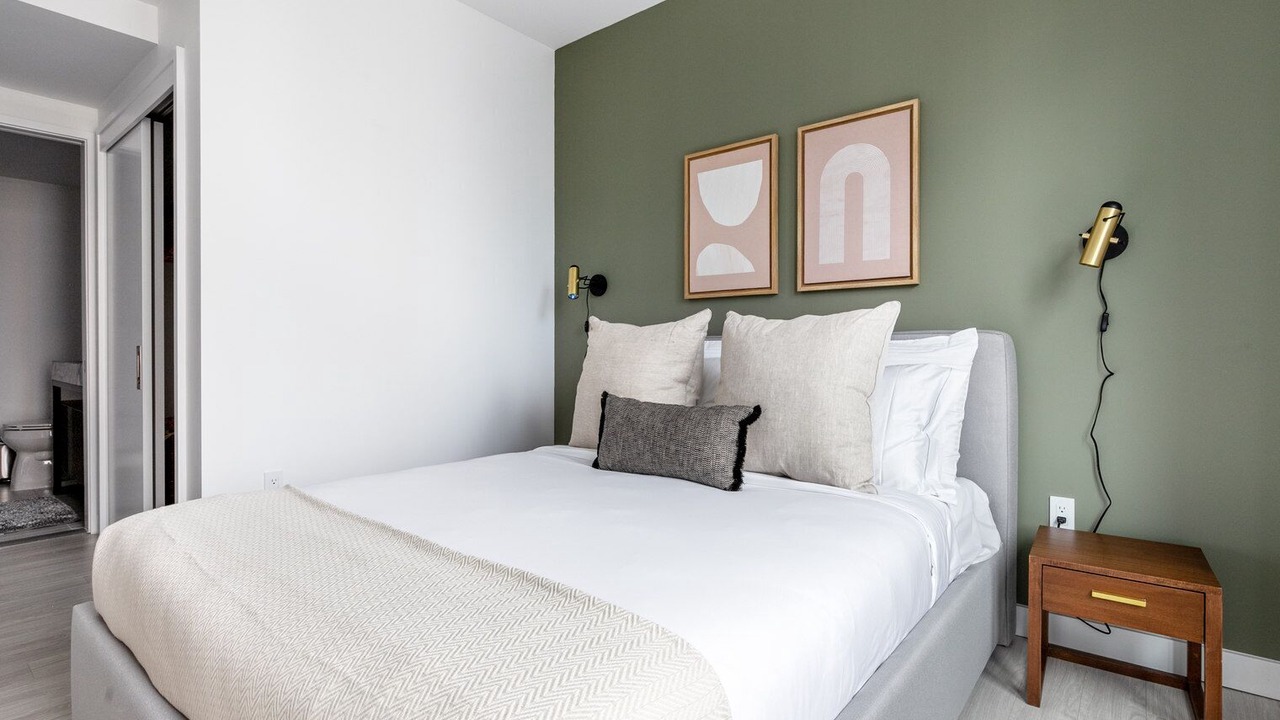 Photo of Bedroom in Seaport District